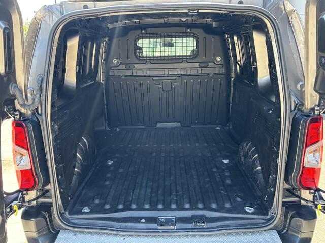 Citroen BERLINGO 1.6 BlueHDI Club | 1e eigenaar! | Geen BTW van toepassing! | Rijklaar incl 12 maanden BOVAG garantie.