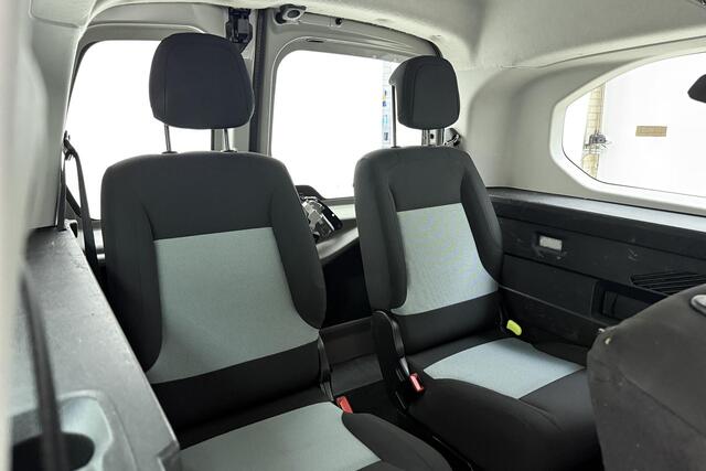 Citroen BERLINGO XL 1.2 PureTech Live 7p. UNIEK! 7 Zitplaatsen | Navigatie | Climate control | Dubbele zijschuifdeur | Dakrails | Parkeersensoren | Veel ruimte