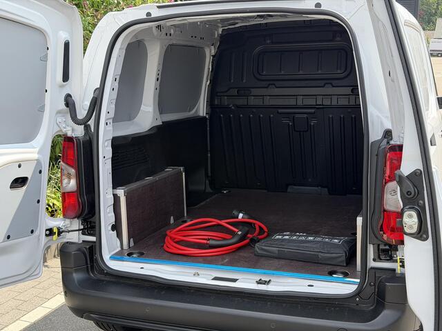 Citroen BERLINGO ë-Berlingo 50 kWh 136PK L1 Automaat Achteruitrijcamera, Apple Carplay, Android Auto, Climate Control, Cruise Control