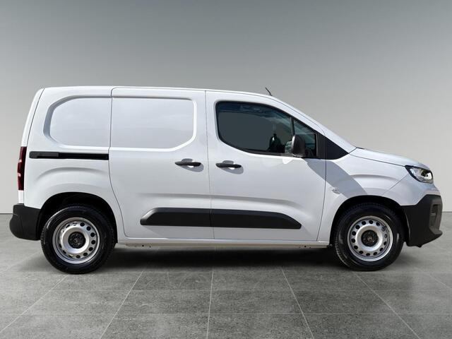 Citroen BERLINGO ë-Berlingo L1 50kWh 136pk | 8 jaar garantie | 0% financial lease | 2-zits | Draadloze Apple Carplay en Android Auto | Multimedia | Achteruitrijcamera | Parkeersensoren achter | Digital cockpit | Stuurwielbediening | Bestuurdersstoel comfort | Armsteun | H