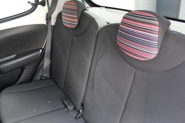 Citroen C1 1.0 e-VTi Selection 5 deurs Keurig onderhouden Airco, Bluetooth, Start-Stop, LED Dagrijverlichting, Chrome Pack.