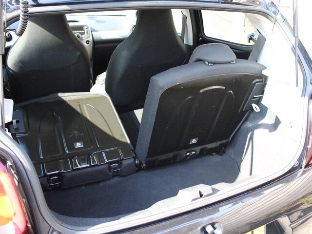 Citroen C1 Feel 1.0 e-VTi 70PK 5-drs Airco, ESP, Speed limiter, Bluetooth, Audio