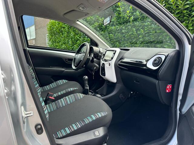 Citroen C1 1.2 PureTech Shine Airco, Stoelverw!!!! ZATERDAG 19-07 ZIJN WIJ GEOPEND VAN 10.00 / 15.00!!!!