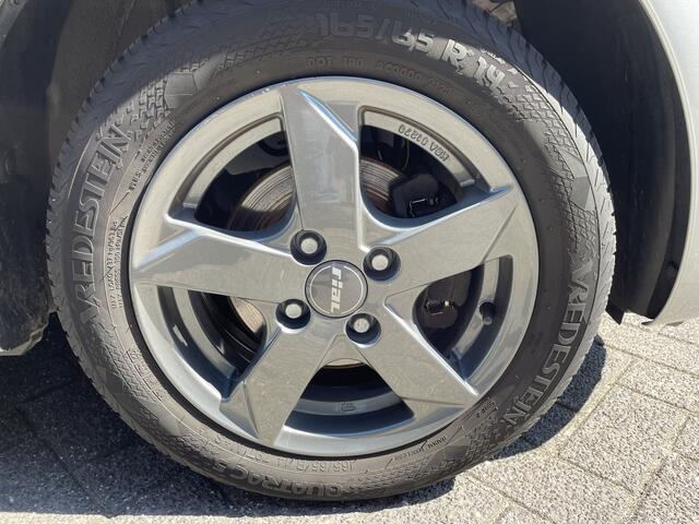 Citroen C1 1.0 VTi Feel (Touchscreen - Apple Carplay - Parkeersensoren - Lichtmetalen velgen incl 4S - Airco)