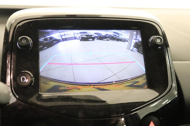 Citroen C1 1.0 VTi Shine | Camera | apple carplay