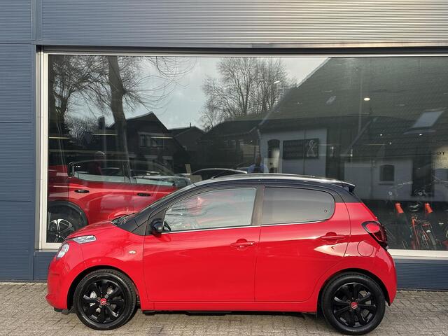 Citroen C1 1.0 Shine 69 PK | Meest Complete Uitvoering | 1e Eigenaar & Volledig Dealer Onderhouden | Lichtmetalen Velgen 15 inch | Zwart Dak | Airco Climate Control | Groot Multimedia | Camera | Radio met Bluetooth en USB | LED verlichting | Multifunctioneel Stuurwi