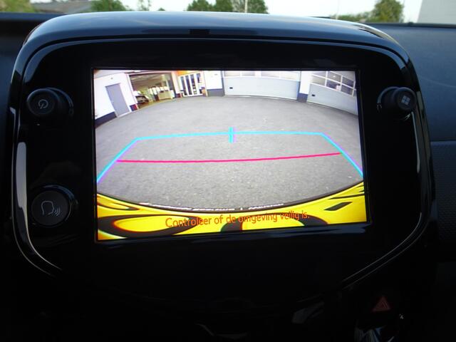 Citroen C1 1.0 VTi Shine Airco, navigatie, apple carplay, achteruitrijcamera, licht metalen velgen, enz.