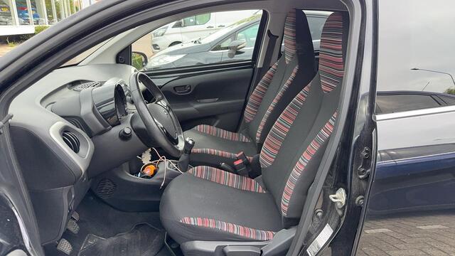 Citroen C1 1.0 e-VTi Feel Airco Bluetooth Privacy Glass Lichtmetalen velgen + All Seasons 5drs Dealeronderhouden