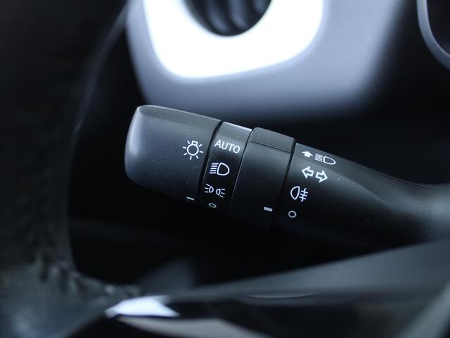 Citroen C1 1.0 VTi Shine | Camera | Clima | Cruise | 15" LM | Apple Carplay/Android Auto | Lichtsensor | Privacy glass |