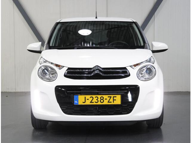 Citroen C1 1.0 VTi Shine | 1ste eigenaar | AppleCarplay/AndroidAuto | Climate Control | Camera | Bluetooth | LED | DAB Radio | Start/Stop Systeem | Buitenspiegels elektrisch verstel -en verwarmbaar | Isofix | Privacy Glass |