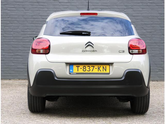 Citroen C3 1.2 85PK C-Series | Apple Carplay/Android Auto | LED Koplampen | Climate Control | Cruise Control | Mistlampen Voor | Start/Stop Systeem | Buitenspiegels Elektrisch Verstel -en Verwarmbaar | Privacy Glass |