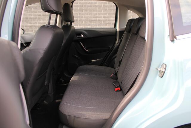 Citroen C3 1.2 PureTech Feel Edition CruiseControl, Bluetooth, Airco, All-season banden