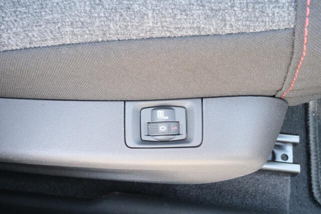 Citroen C3 PT82 Shine Navi/Camera/ All weather banden/ Stoelverwarming