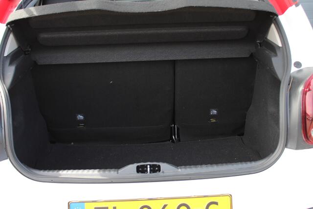 Citroen C3 1.2 PureTech S&S Shine Camera Navi, Climate control, Cruisecontrol, PDC achter, LM velgen