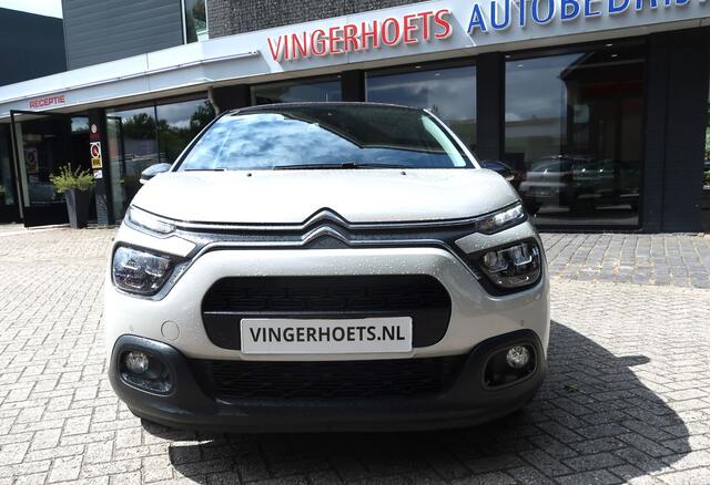 Citroen C3 110 Pk benzine * AUTOMAAT * 5-Deurs * HELE MOOIE * Navigatie * Trekhaak * Dodehoekbewaking * Climate & Cruise Control * Achteruitrij Camera * Parkeersensoren voor- en achterzijde * Stoelverwarming * Keyless Entry & Start Button * Vierseizoene Vingerhoets;