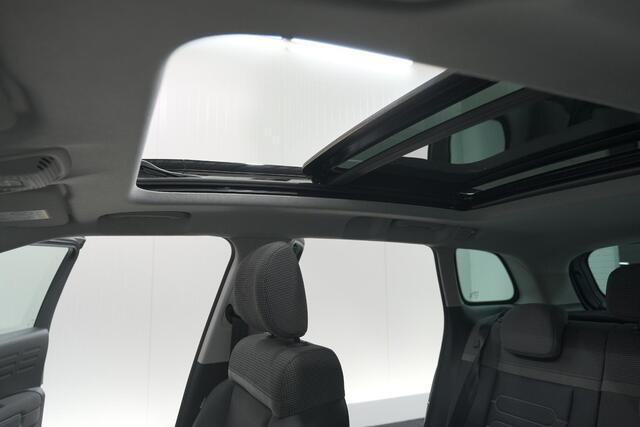 Citroen C3 Aircross PureTech 110 EAT6 Shine | Trekhaak | Panoramadak | Head-Up Display | Camera | Navigatie