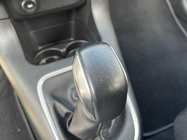 Citroen C3 1.2 PT 82 Shine Carplay | Nav | Camera | Houtlook dashboard | LM 17"