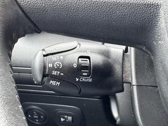 Citroen C3 Aircross 1.2 PureTech S&S Shine | Panoramadak | Head-Up Display | 360* Camera | Navigatie |