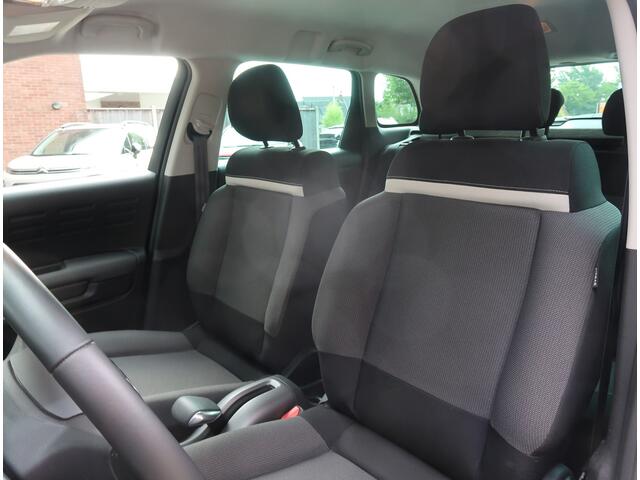 Citroen C3 Aircross 110 Pk Benzine * Hoge Zit * Wit met Zwart Dak * * Navigatie * DAB Radio * Trekhaak * Climate & Cruise Control * Vingerhoets; Vierde Generatie Eersteklas Service !