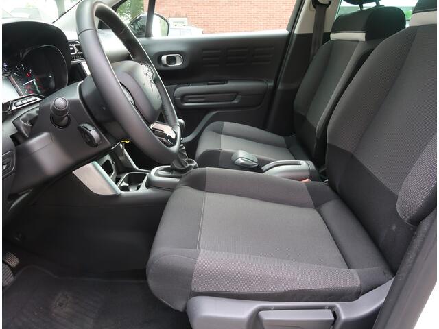 Citroen C3 Aircross 110 Pk Benzine * Hoge Zit * Wit met Zwart Dak * * Navigatie * DAB Radio * Trekhaak * Climate & Cruise Control * Vingerhoets; Vierde Generatie Eersteklas Service !
