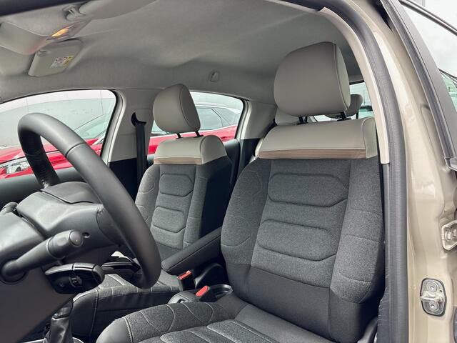 Citroen C3 Plus 1.2 83pk | NAVI | UNIEKE KM-STAND! | AMBIANCE WOOD | CLIMA | DAB+ | APPLE CARPLAY / ANDROID AUTO | PARKEERHULP