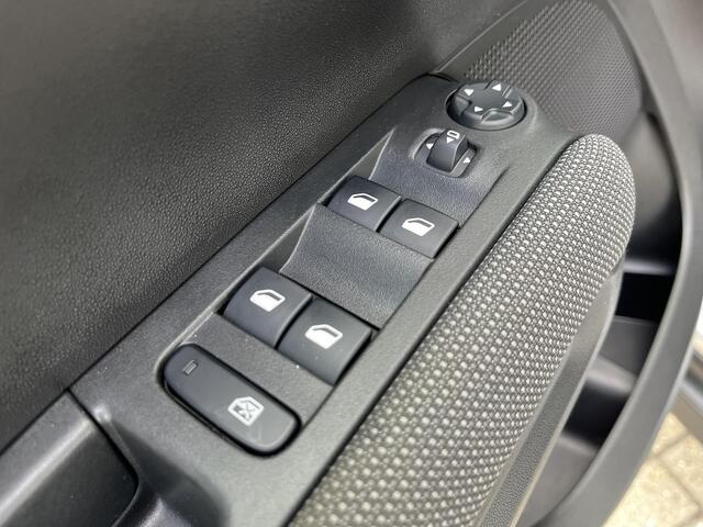 Citroen C3 Aircross 1.2 PureTech S&S Feel Automaat | Climate controle | Elektrisch inklapbare spiegels | Achteruitrijcamera met sensoren |