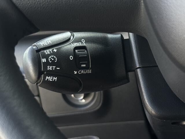 Citroen C3 1.2 PureTech C-Series GRATIS Afleverpakket! | Climate Control | Navigatie |