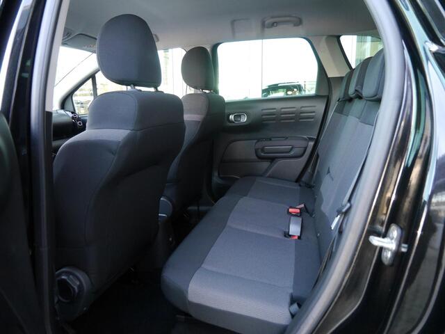 Citroen C3 Aircross 1.2 PureTech S&S Shine 110PK | Automaat | Head up display | Apple carplay/Android auto | Cruise control | Climate control | Lichtmetalen velgen | Navigatie | Parkeersensoren achter | Lage km.stand