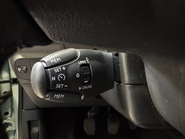 Citroen C3 1.2 PureTech Feel / Panoramadak / Clima / cruise