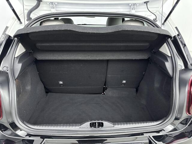 Citroen C3 110PK Feel Edition | 1ste eigenaar | AUTOMAAT | AppleCarplay/AndroidAuto | Armsteun | Camera | Cruise Control | Climate Control | StoelVerwarming | Navigatie | Isofix | Privacy Glass | Two-Tone |