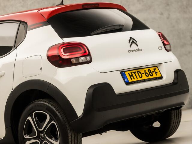 Citroen C3 1.2 PureTech Shine Sport Automaat (APPLE CARPLAY, GROOT NAVI, GETINT GLAS, CRUISE, PARKEERSENSOREN, SPORTSTOELEN, LANE ASSIST, LED KOPLAMPEN, NIEUWSTAAT)