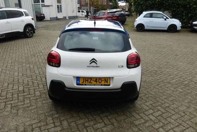 Citroen C3 1.2 PureTech Shine Automaat StartStop Navigatie Camera