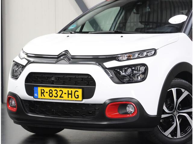 Citroen C3 1.2 110PK Shine | AUTOMAAT | AppleCarplay/AndroidAuto | Camera | Cruise Control | Privacy Glass | Navigatie | 17"LMV | Isofix | Two-Tone | Parkeersensoren |