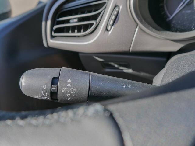 Citroen C3 1.2 PureT Selection Airco en Navigatie.