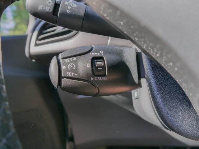 Citroen C3 1.2 PureT Selection Airco en Navigatie.