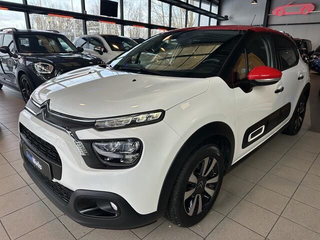 Citroen C3 1.2 PureTech SHINE | Automaat | Carplay | PDC | Weinig kilometers Interesse, Proefrit? Bel of app met: 06-24 28 28 42