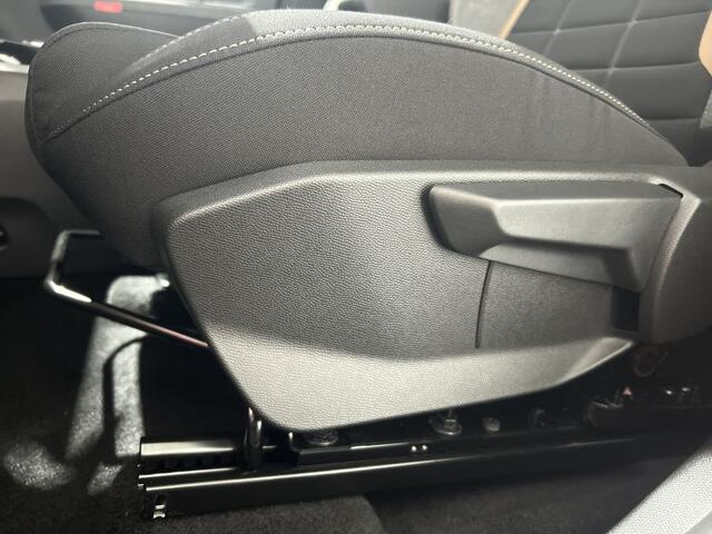 Citroen C3 Ë-C3 Aircross Plus 113pk Comfort Range 44 kWh 11 kw lader | Apple Carplay | Parkeercamera | Zwart dak!