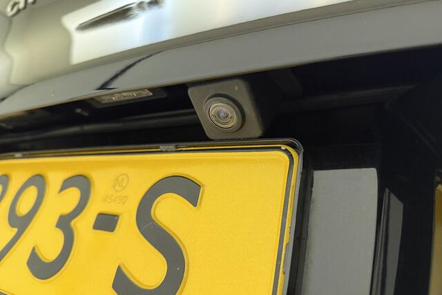 Citroen C3 1.2 PureTech S&S Shine 110 PK | Navigatie | Camera | Parkeersensoren | Extra getint glas | Weinig kilometers | Lichtmetalen velgen | Mistlampen voor