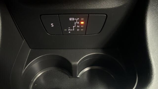 Citroen C3 Automaat 1.2 PT Shine Unieke Auto 5700 KM!!!!!