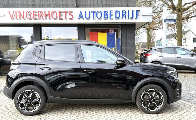 Citroen C3 Ë-C3 100% Elektrisch 113pk Comfort Range 44 kWh Superluxe MAX Uitvoering * Navigatie * Parkeer Camera * L.M. Velgen * Apple Car Play / Android Auto * Climate & Cruise Control * Vingerhoets; Vierde Generatie Eersteklas Service. Al meer dan 100 jaar een beg