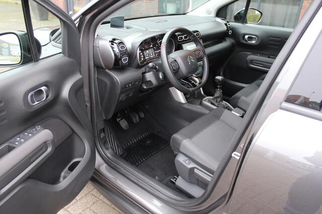 Citroen C3 Aircross 1.2 PureTech S&S Shine Clima-Cruise-Navi-Head-up-Dodehoek Detectie-Trekhaak-Stoelverwarming