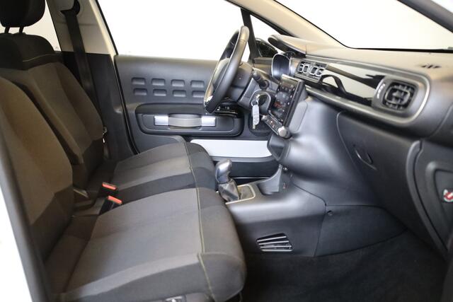 Citroen C3 PT 110 Shine Automaat-6 Trekhaak |Stoelverwarming | Panorama Dak | sensoren achter | Apple Carplay/Android auto