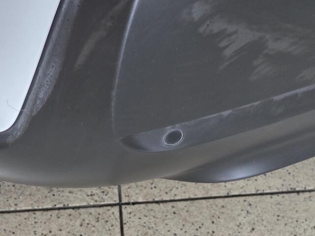 Citroen C3 1.2 PureTech S&S Origins/ Two-Tone/ Panorama-Dak/ Camera/ 17'' LMV/ Lane-Assist./ Apple + Android/ Extra getint glas/ DAB+/ Navi/ Clima/ Cruise/ Elek. pakket/ Isofix/ Bluetooth/ Multi. LEDER. Stuur/ Mistl./ PDC.