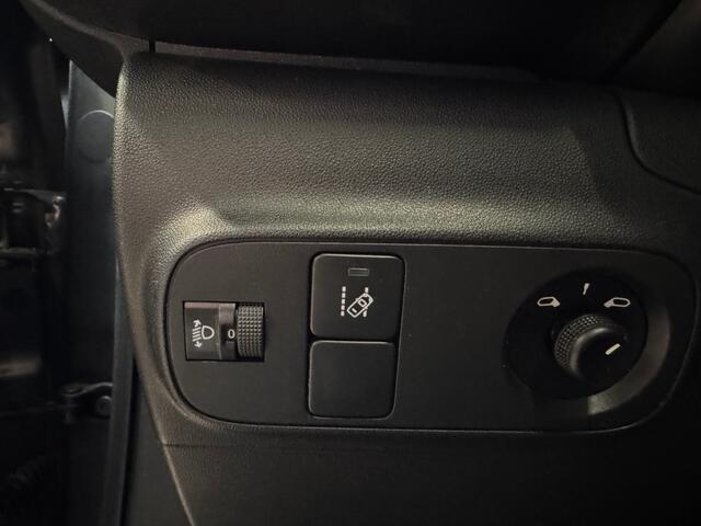 Citroen C3 1.2 PureTech Feel 105g / CLIMA / NAVI / CRUISE /