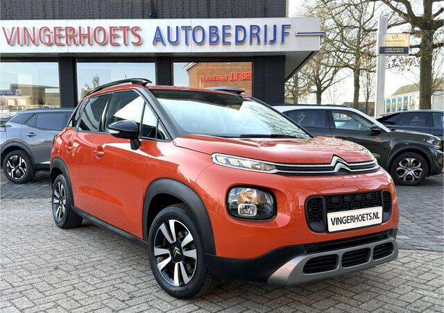 Citroen C3 Aircross Benzine *** Hele Mooie *** * Climate & Cruise Control * Stoelverwarming * Parkeersensoren * L.M. Velgen * Navigatie & Spotify up to date via Apple Carplay / Android AUto Vingerhoets; Vierde Generatie Eersteklas Service. Al meer dan 100 jaar een