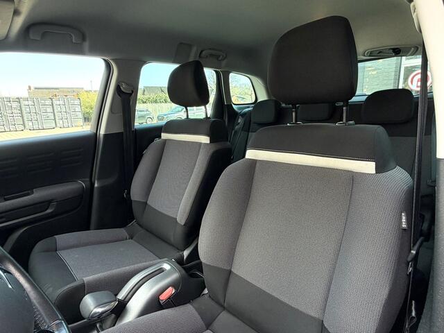 Citroen C3 Aircross 110 Pk Benzine Shine * Climate & Cruise Control * Navigatie * L.M. Velgen * Parkeersensoren * Hoge Zit * Vingerhoets; Vierde Generatie Eersteklas Service. Al meer dan 100 jaar een begrip in de Brabantse Kempen.