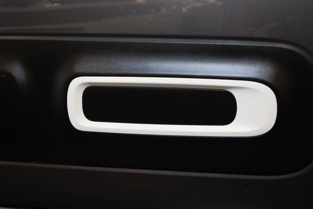 Citroen C3 PT 110 Shine Automaat-6 17" | Camera | Parkeersensoren | Amb Wood