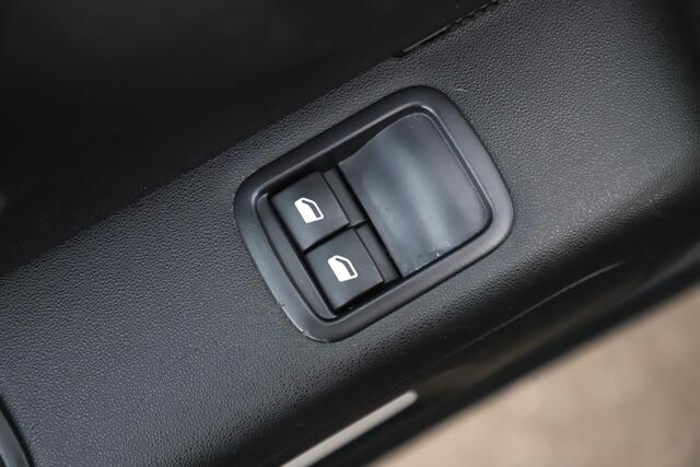 Citroen C3 1.2 PureTech Feel Navigatie Carplay Android Climate Cruise Control Rijstrooksensor Parkeersensor All-season banden!