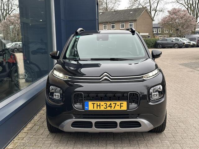 Citroen C3 Aircross 1.2 Turbo 110 PK Shine Automaat | Compacte auto met Hoge Zit | Trekhaak | Navigatie | Cruise Control | Climate Control | Parkeersensoren | Camera | Keyless Entry | Draadloze Telefoonlader | Hi-Fi Systeem | Dode Hoek Signalering | Lichtmetalen Vel