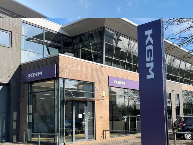 Citroen C3 Ë-C3 Plus 113pk 44 kWh Navigatie via Apple Carplay/Android auto